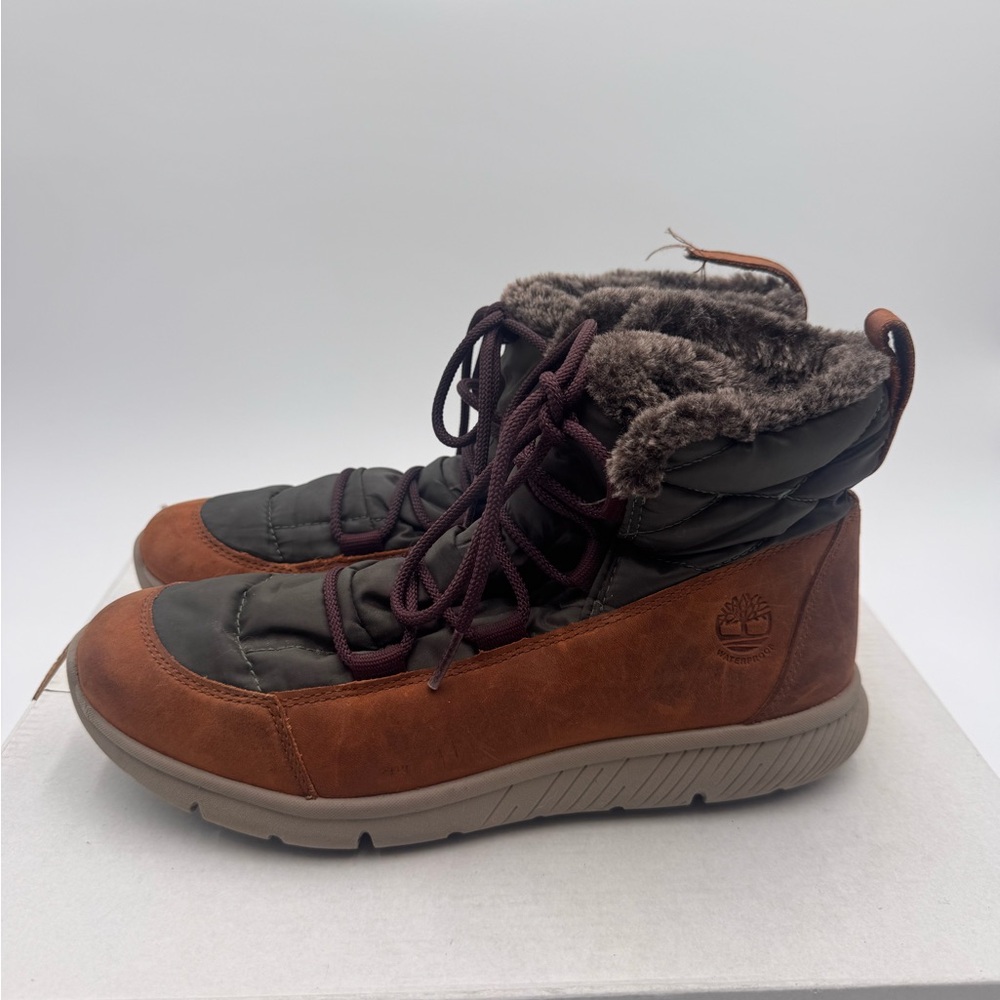 Timberland women’s Boltero Brown and Dark Gray Boots 8
